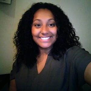 Meet your Posher, Taina